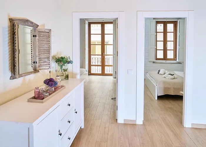 Splendid In Apartment *