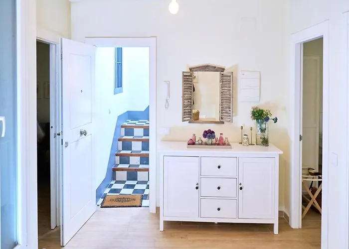 Splendid In Apartment *